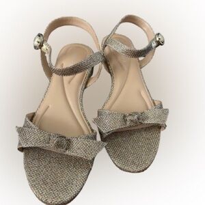 Sale sandal!  Size 6.5, gold sparkles at your feet!​​​​
